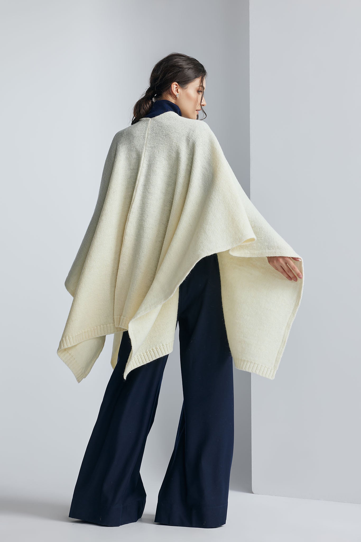 Poncho Fragola Alb