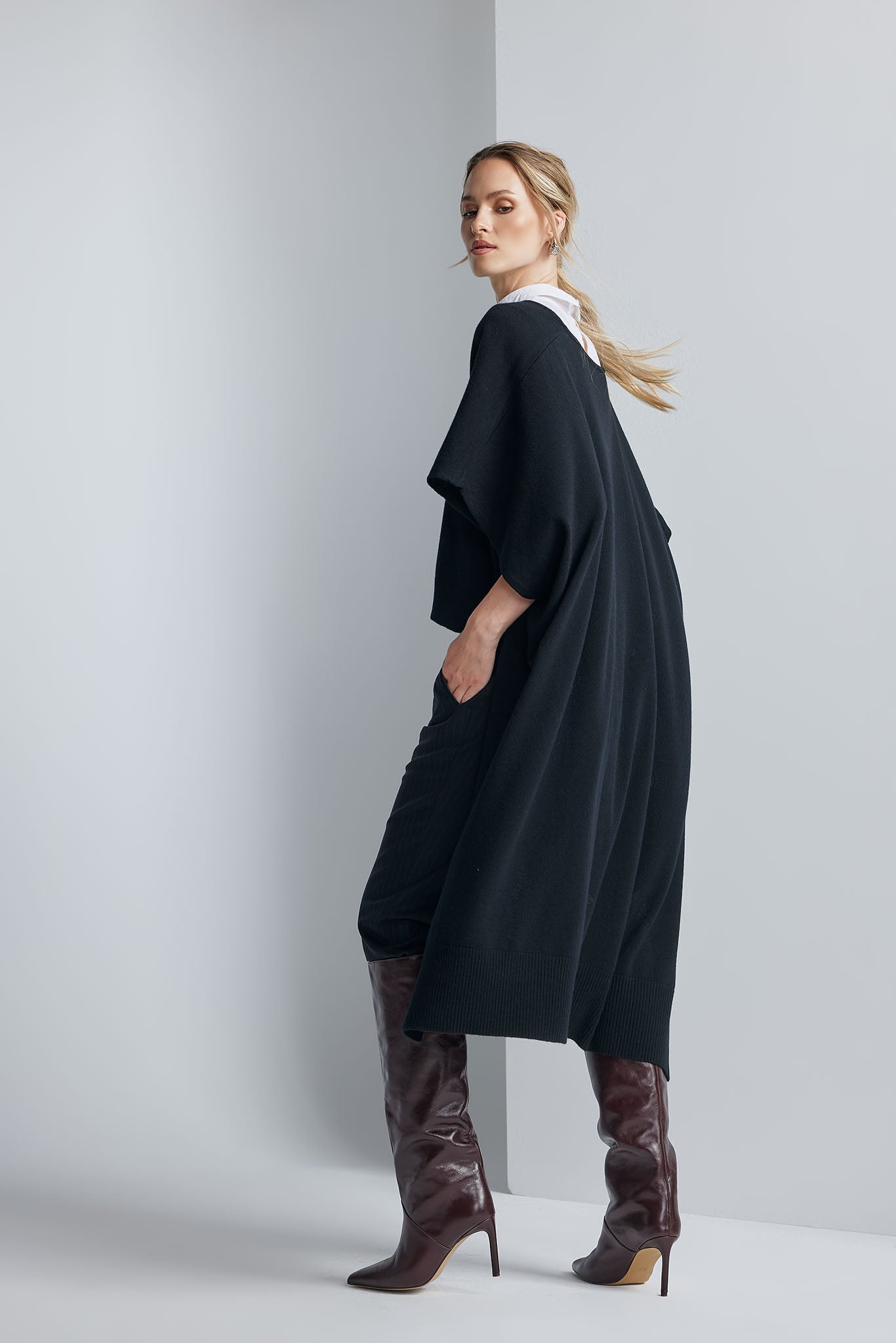 Vesta Hellen Negru