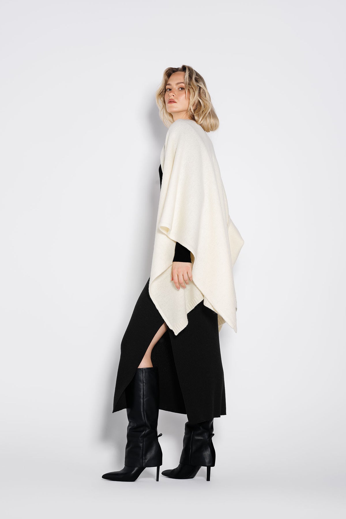 Poncho Fragola Alb