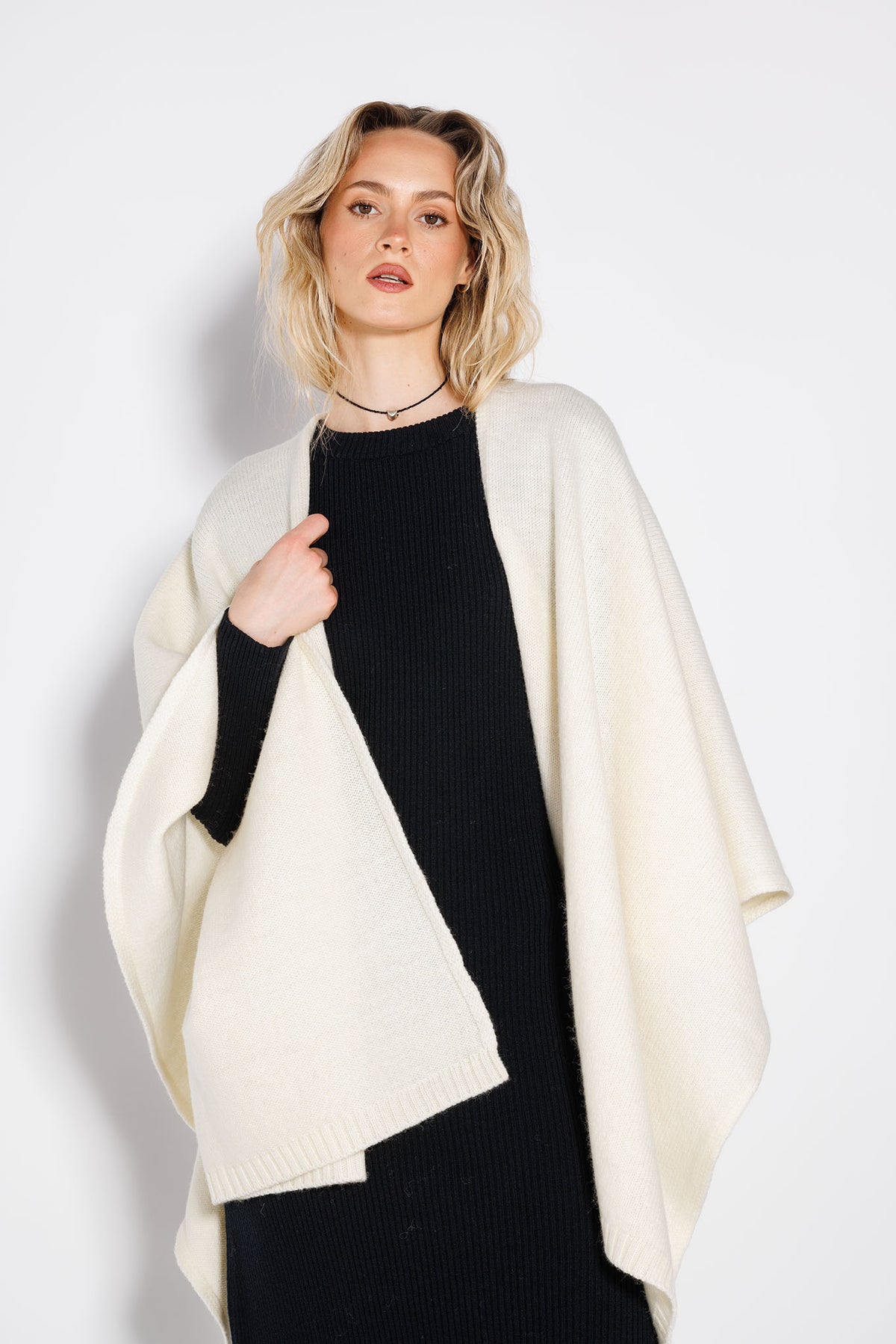 Poncho Fragola Alb