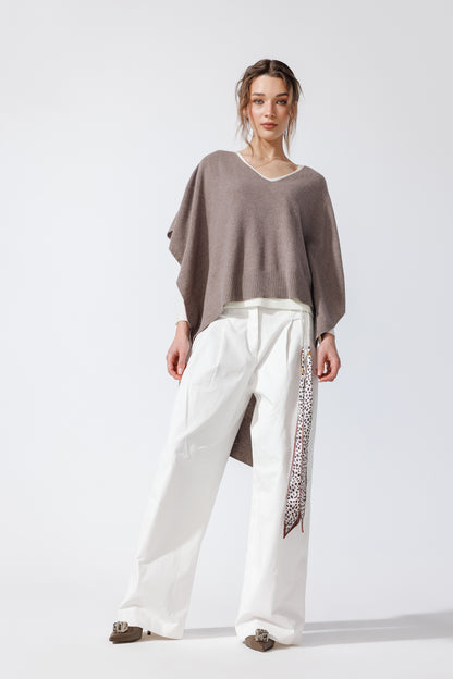 Poncho Hellena Bej