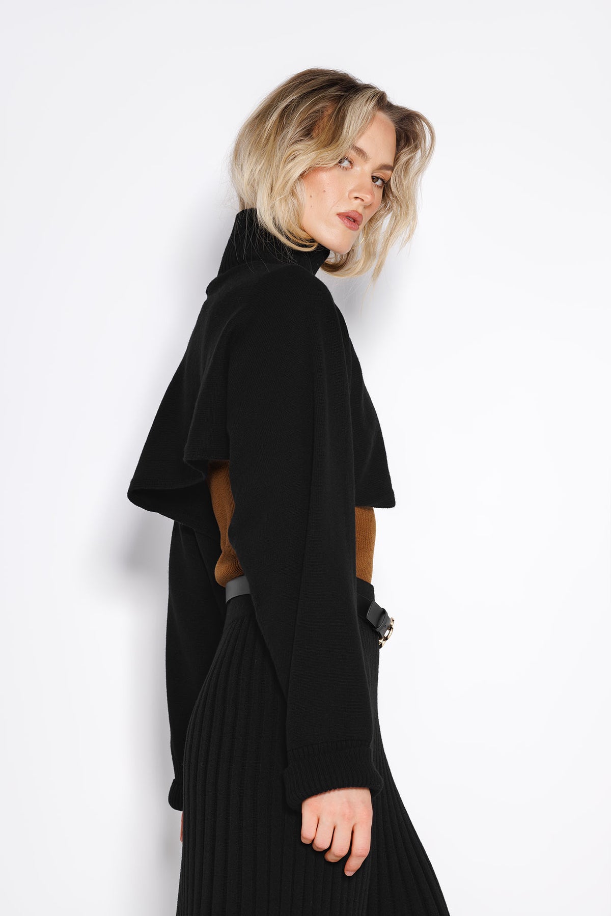 Poncho Leyla Negru